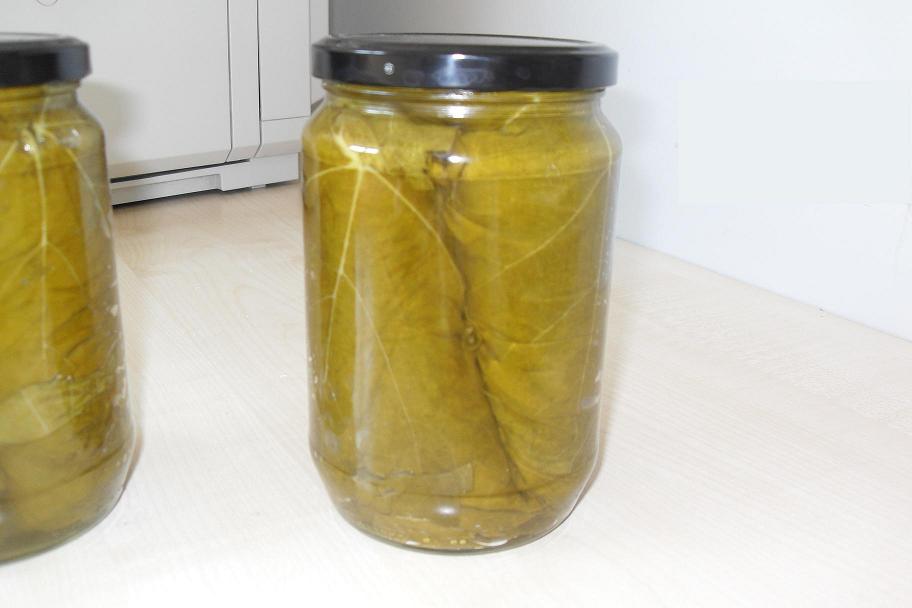 720 cc Glass Jar Vine Leaves