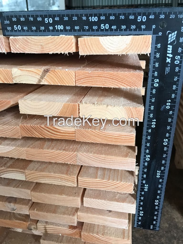 Wood boards, pallet components, pallets