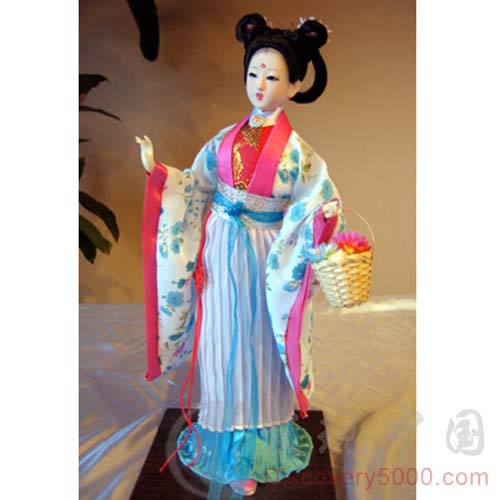 silk figurine