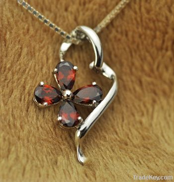 925 sterling silver pendent design with natural Pear Garnet gemstone