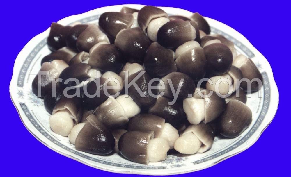 Canned straw mushroom