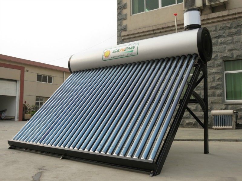 Integrative non-pressurized system three target vacuum tube solar hot water heater