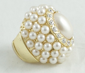metal with white pearl ring