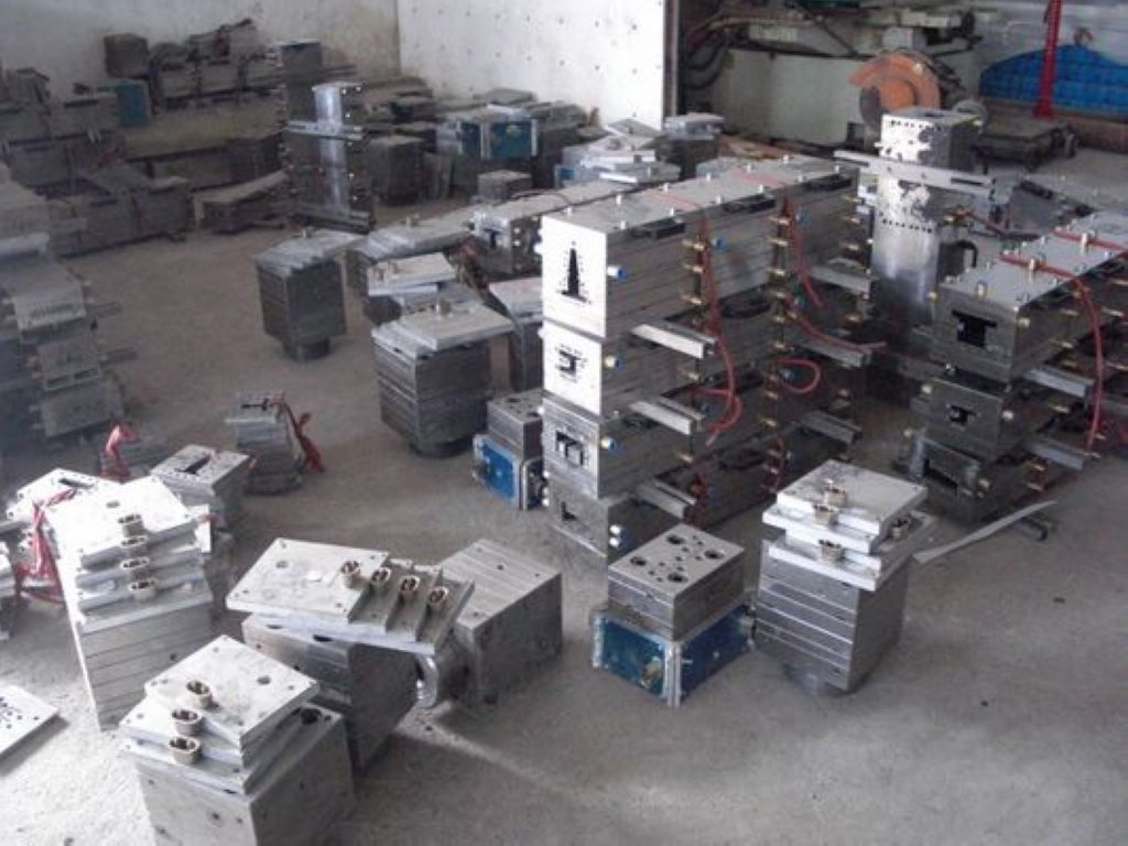 plastic extrusion mould for windows and doors