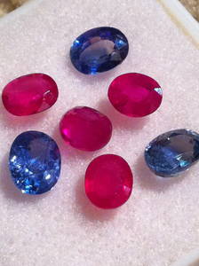 Loose Rubies & Sapphires / Ruby & Sapphire Stones / Gemstones