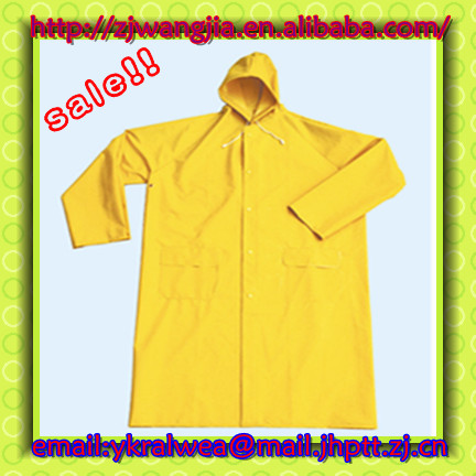 wet tear resistant comfortable raincoat (impermeable)