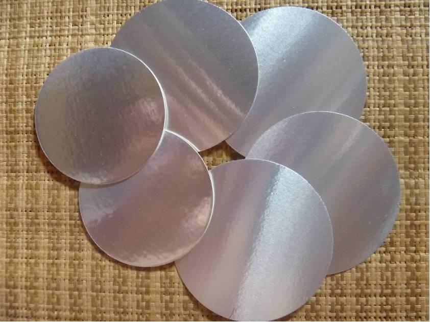 Aluminium foil sealing wad