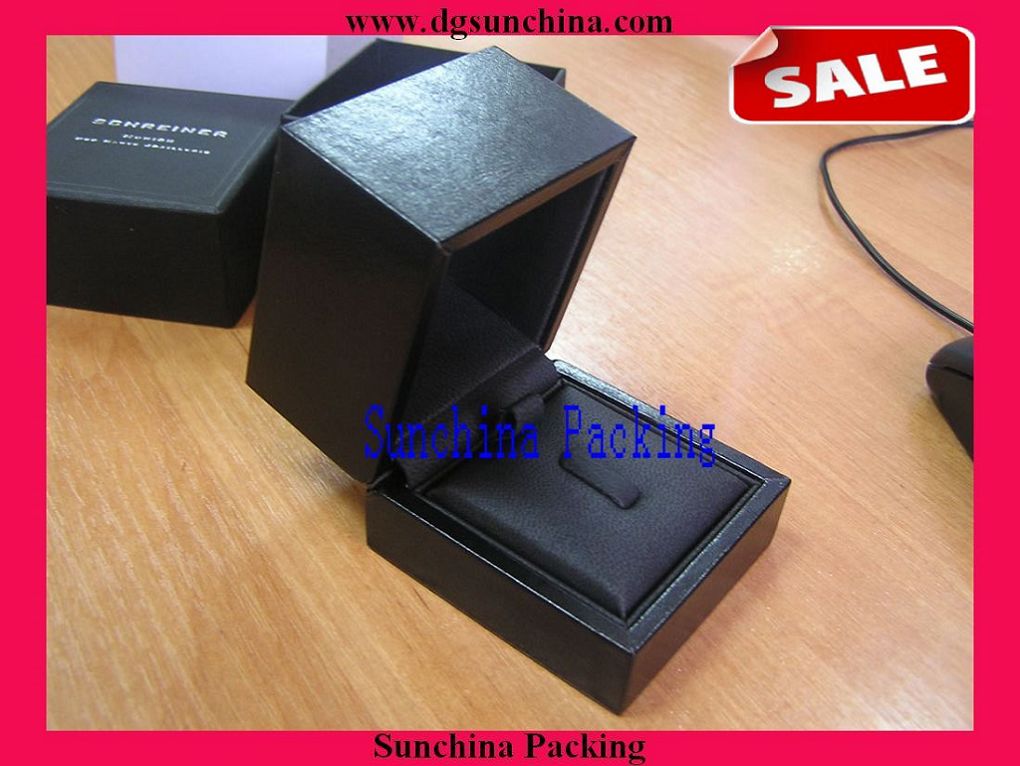 Luxurious jewellery box for ring packing