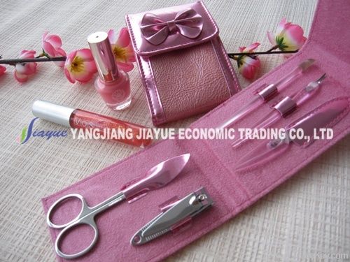 5pcs manicure set in retangular pouch with bow