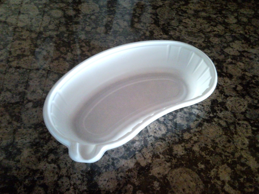 Plastic disposable kidney tray