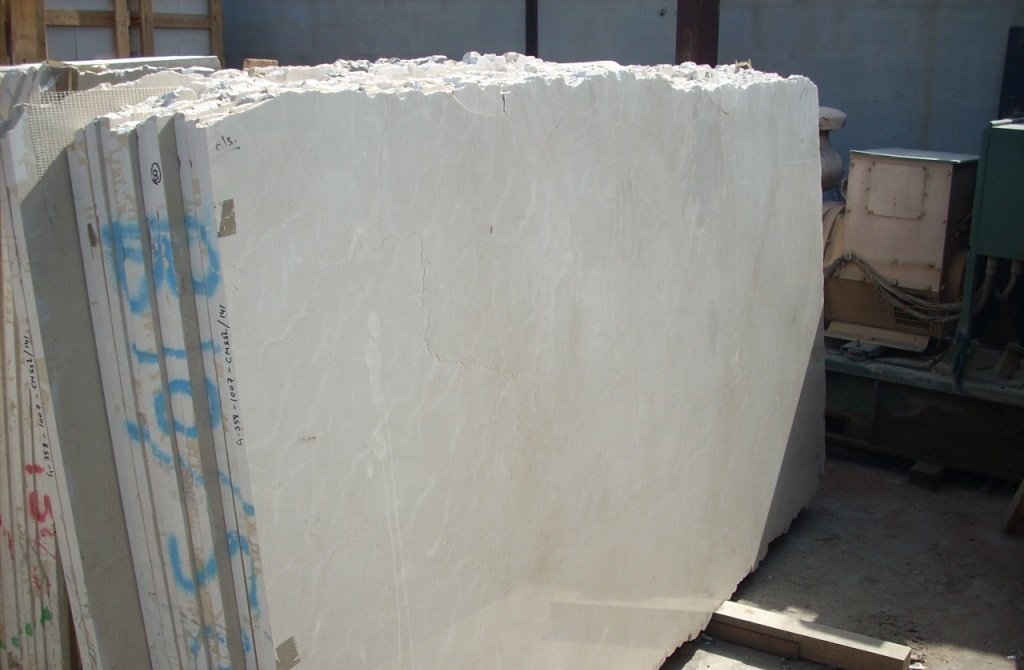 Crema Marfil Slabs