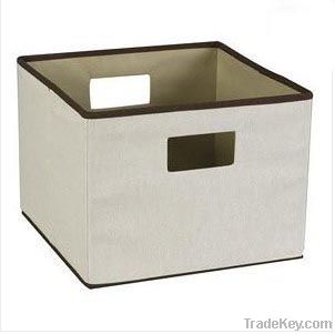 Foldable storage box