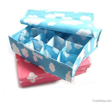 Foldable storage box