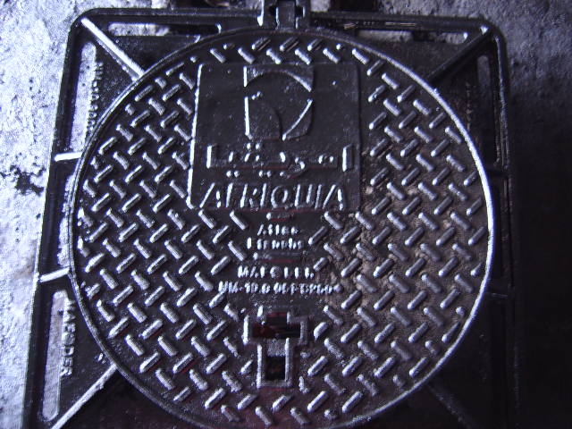 casting manhole cover