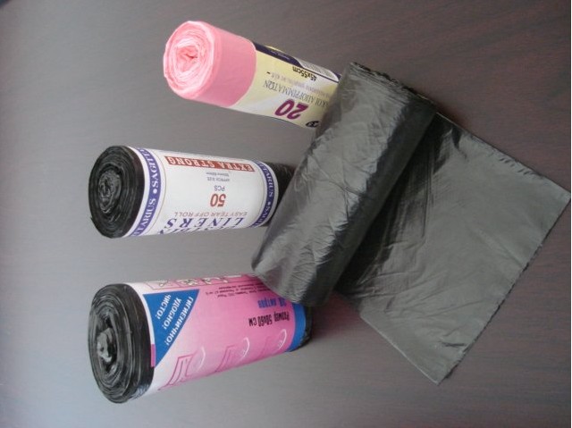 PLASTIC GARBAGE BAGS OR ROLL