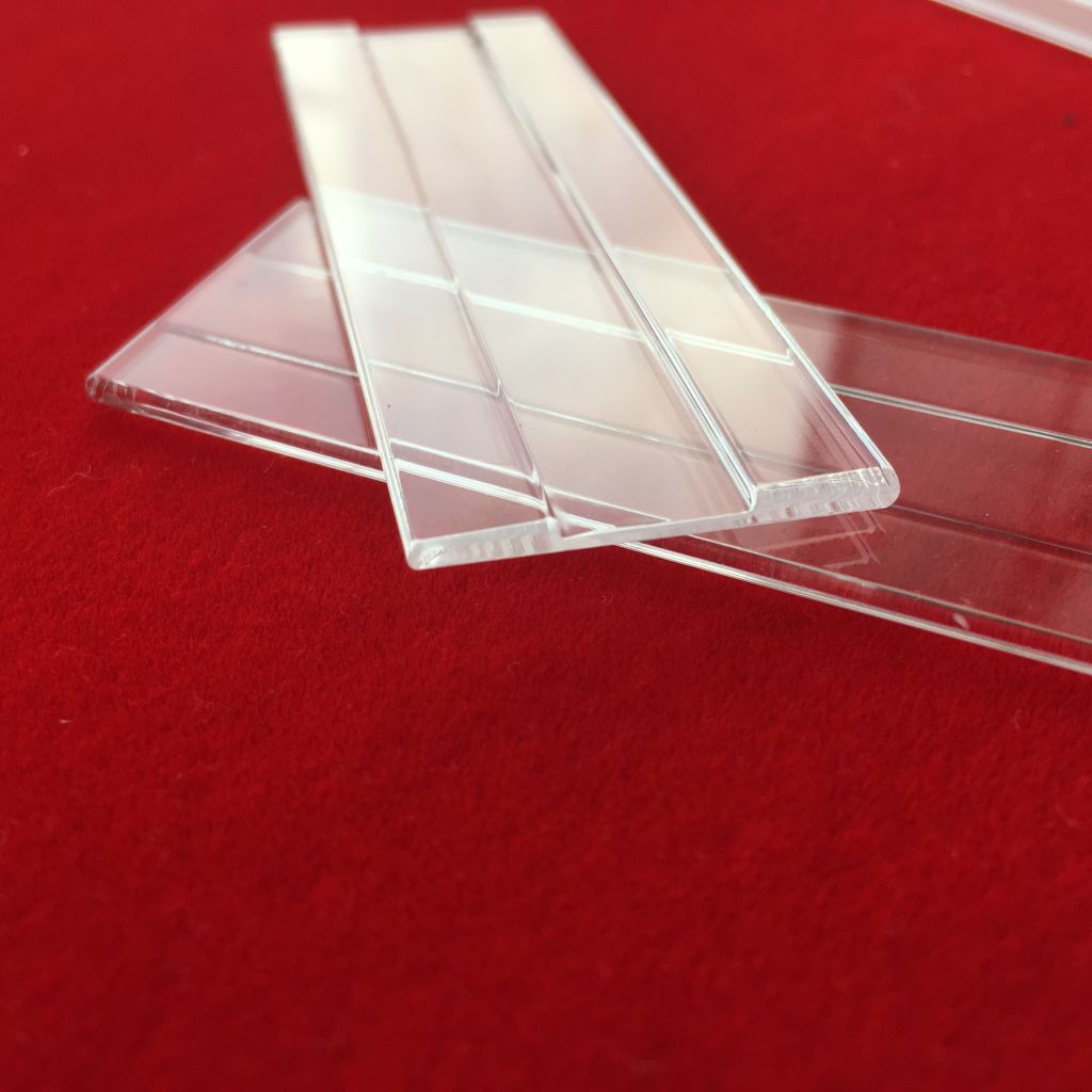 Deep processing clear quartz glass plate