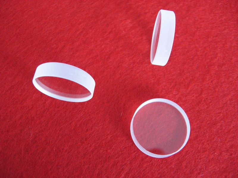 Optical quartz glass discs with high purity