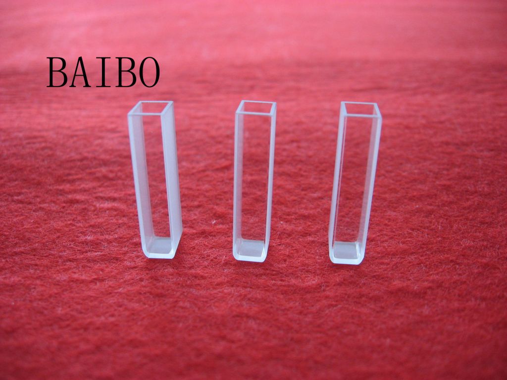 Biochemical quartz cuvette with frosted wall