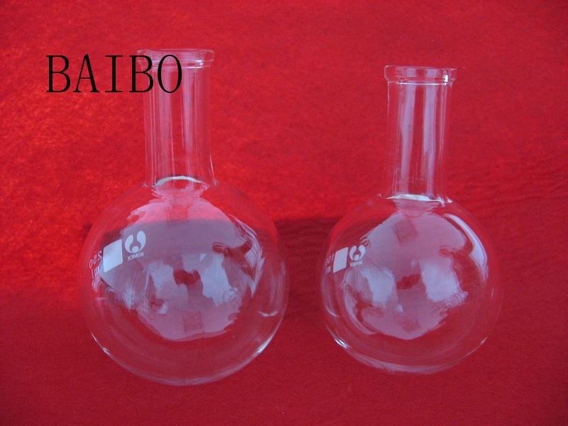 Borosilicate glass flask with round bottom