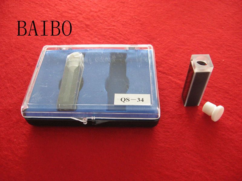 High purity quartz cuvette with black walls and stopper