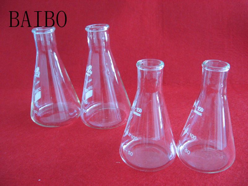Graduated triangular glass flask made in China