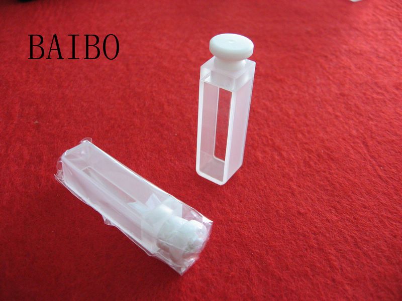 Mico fluorometer cuvette with stopper