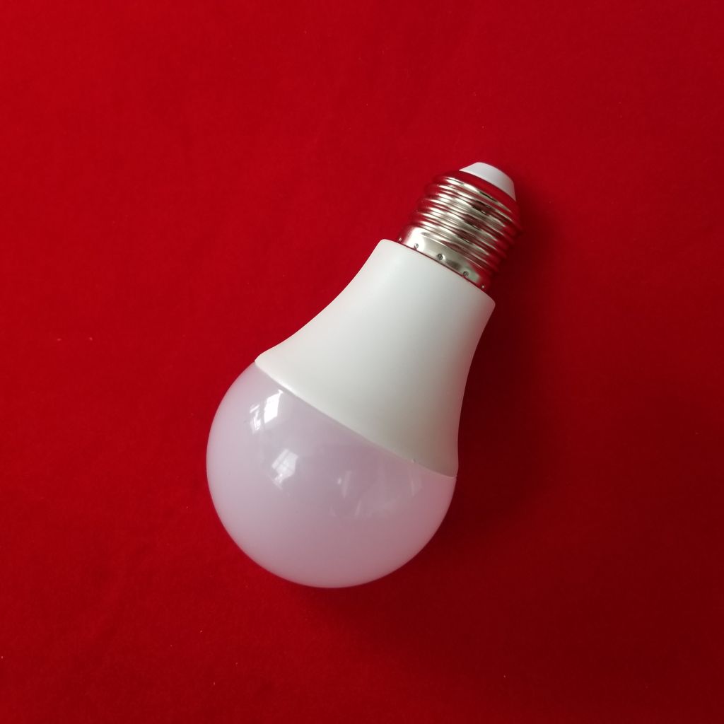 A60-7W-E27 175-265V LED plastic light bulb