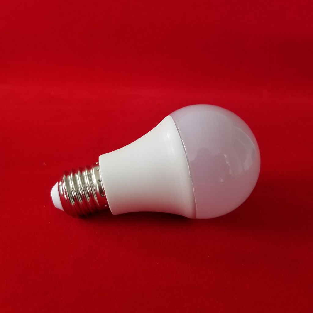 A60-7W-E27 175-265V LED plastic light bulb