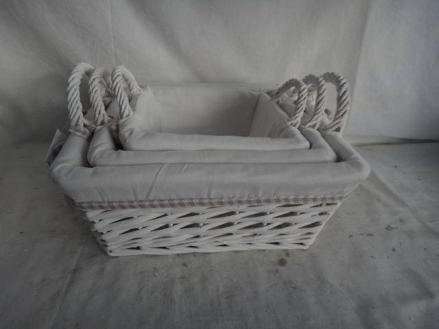 White wicker basket with Beige Canvas lining