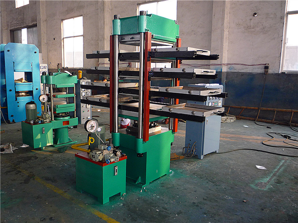 Rubber tile vulcanizing press