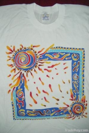Teeshirt with handdrawn batik pattern