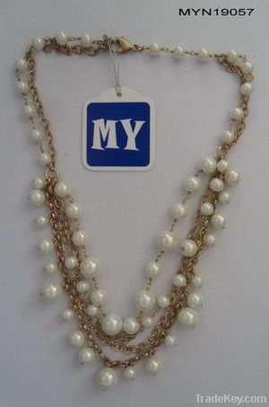 pearl necklace/jewelry