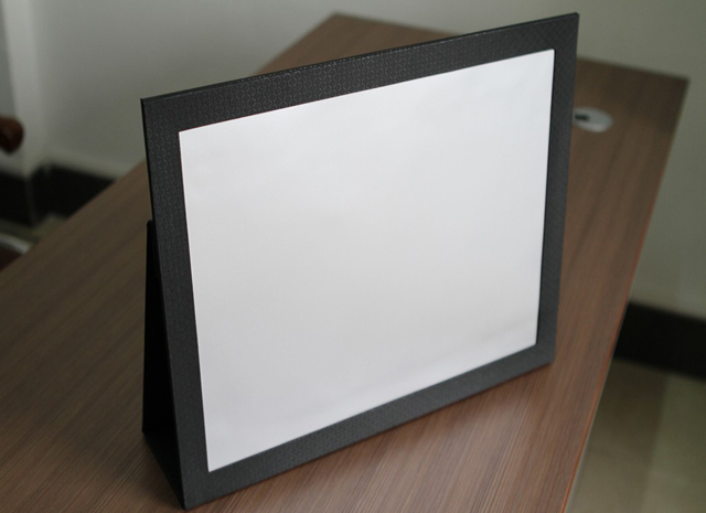 Portable table projection screen