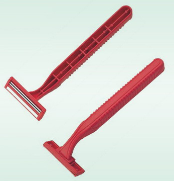 Twin blade disposable razor