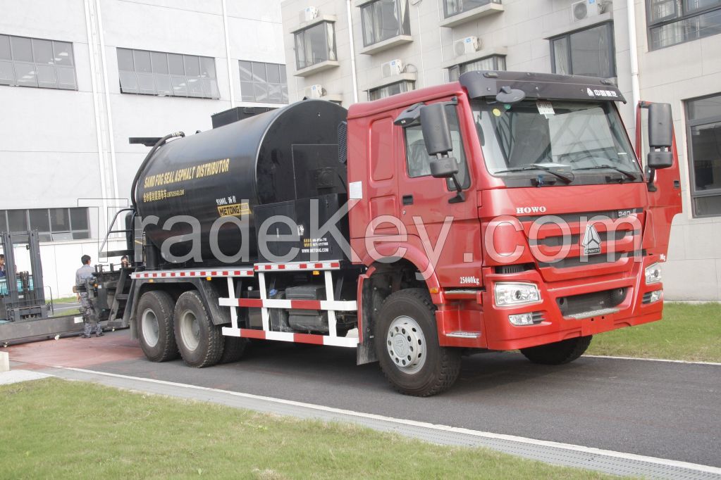 Fog sealing distribution vehicle