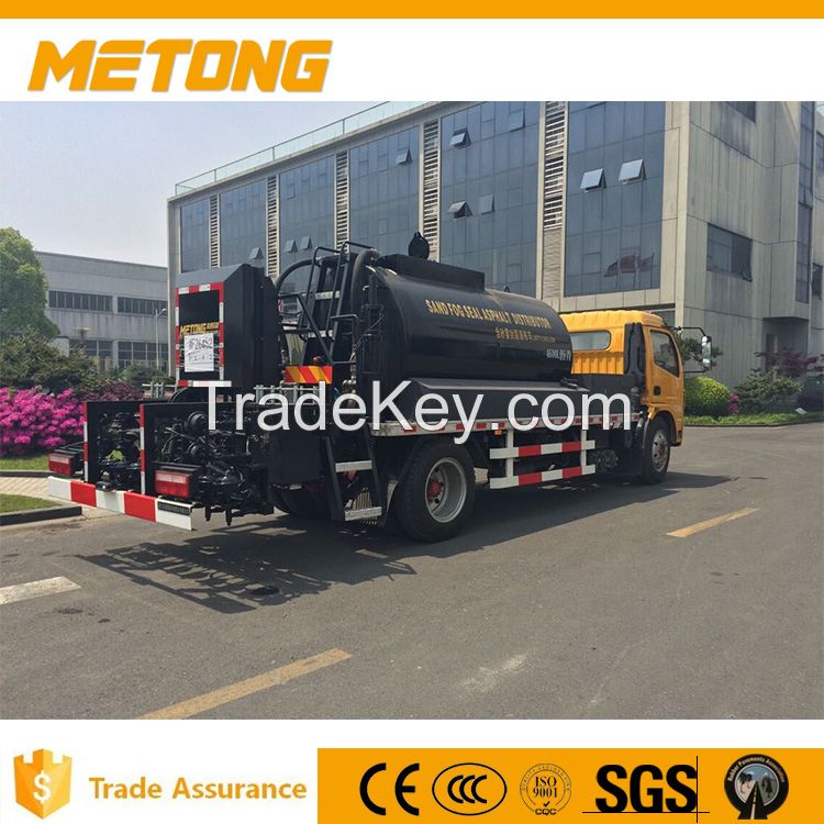 Fog sealing distribution vehicle