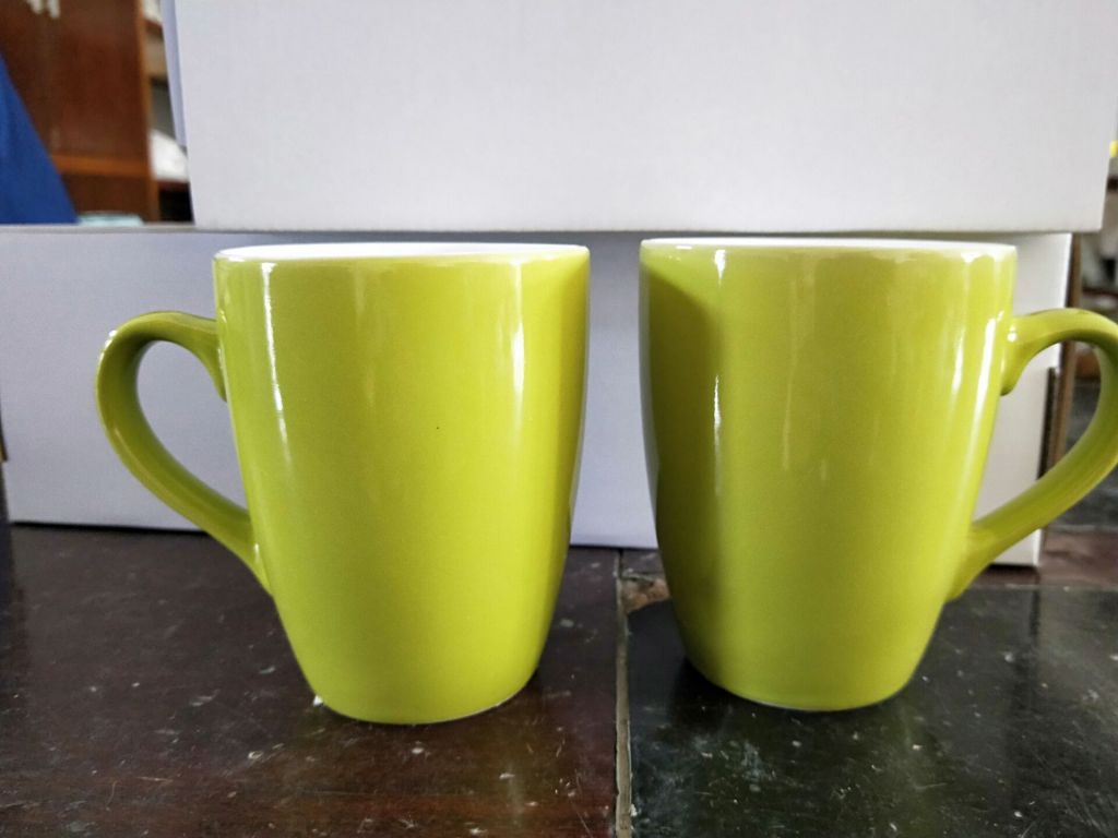 Wholesale 11oz ceramic yellow green color mug round shape
