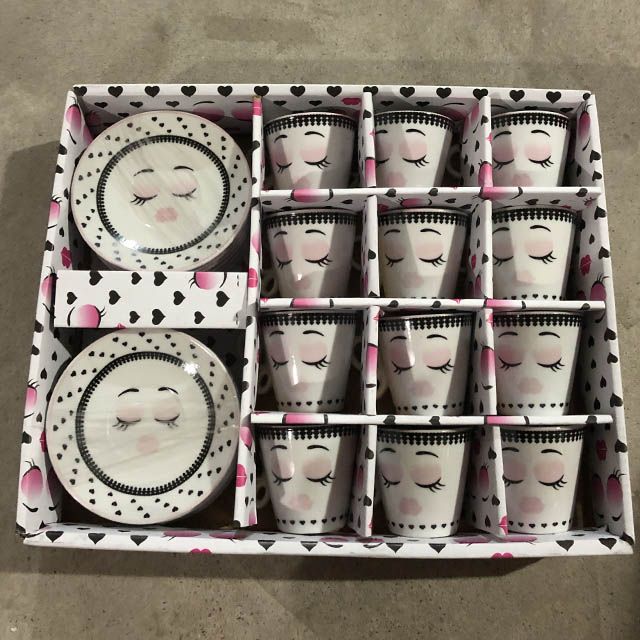 Hot sell middle east jordan smil face V shape porcelain  coffee cup and saucer set