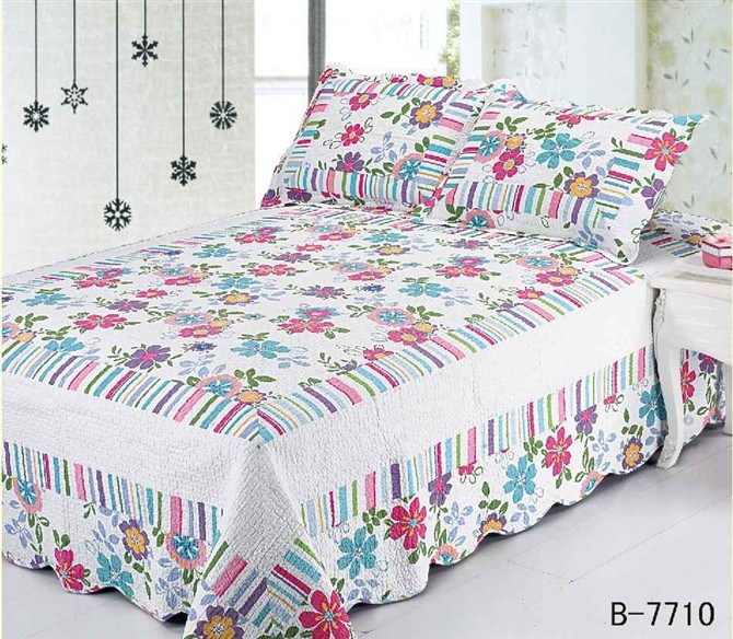 2011 fashional floral embroidery quilt