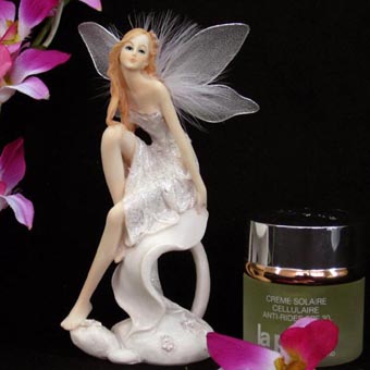 New style resin sitting fairy with shining pieces