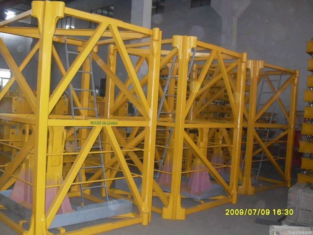 Mast section for tower crane