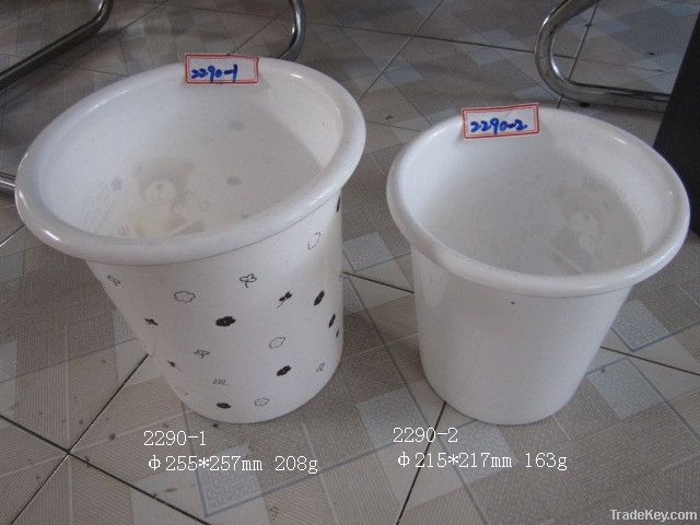 used moulds for plastic waste bin