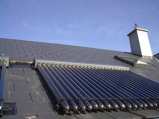 Evacuated tube solar panels