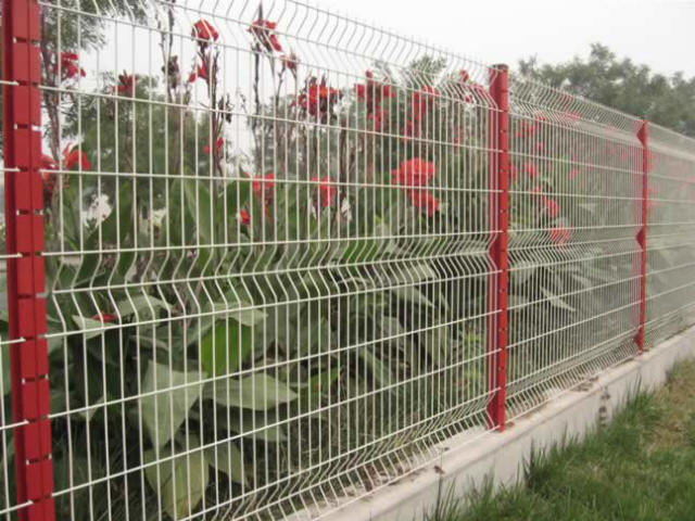 hot sale garden fence ISO9001 with high quality