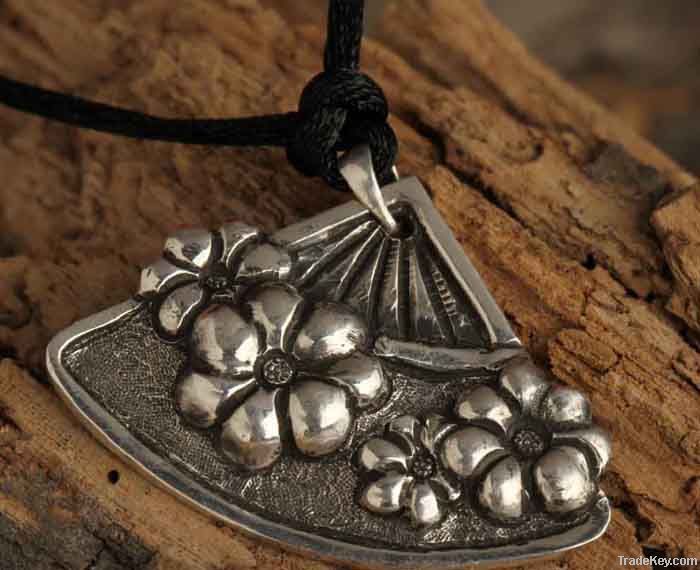 2012 trendy sterling silver antique pendant