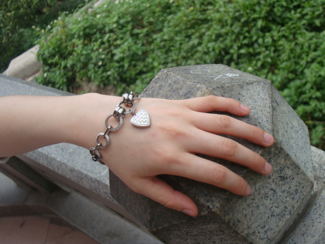 2011Fashion Lady' s stainless steel  silvelry bracelet