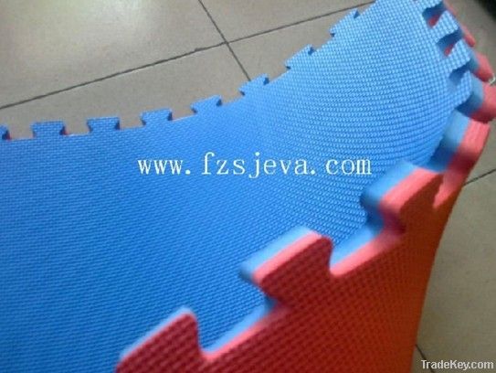 Reversible interlocking taekwondo foam mat