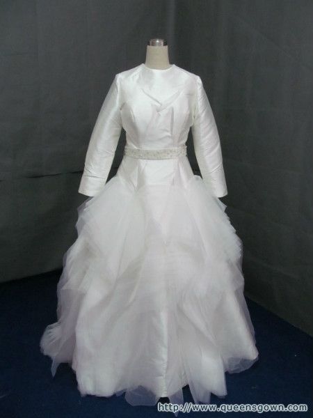 2014 Elegant Ball gown Muslimlong-sleeve Wedding dress Beaded Decorative real sample Bridal Wedding dress