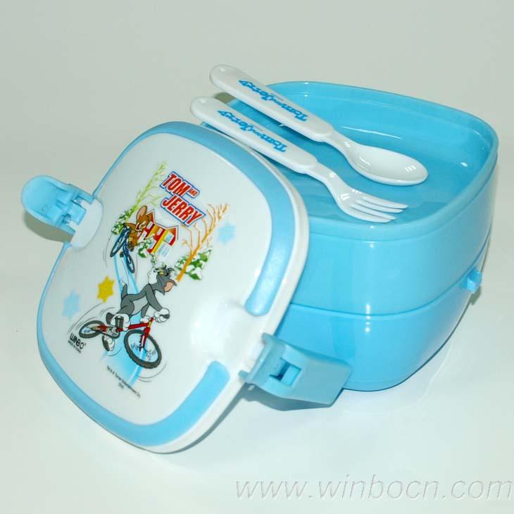 Plastic lunch box