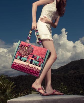 Women's handbag, by colombian artisans
